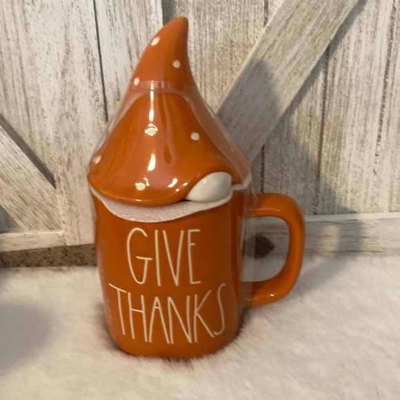 Rae Dunn Give Thanks  Mug with Gnome Topper - Picture 1 of 3